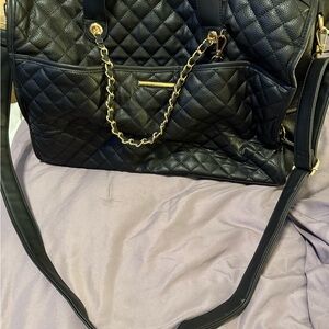 Holiday Sale 🎄Elegant Black Quilted Chain Duffle Bag